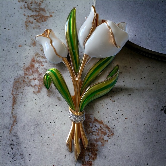 Ari D. Norman White Tulip Brooch - Picture 3 of 11